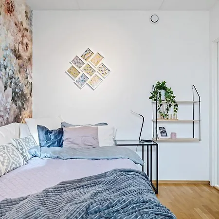 Lovely In The Center Of Apartment